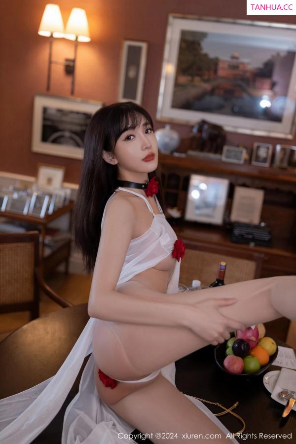 陆萱萱  [XiuRen]高清写真图 2024.05.16 No.8553 陆萱萱 妩媚美腿第20张图片